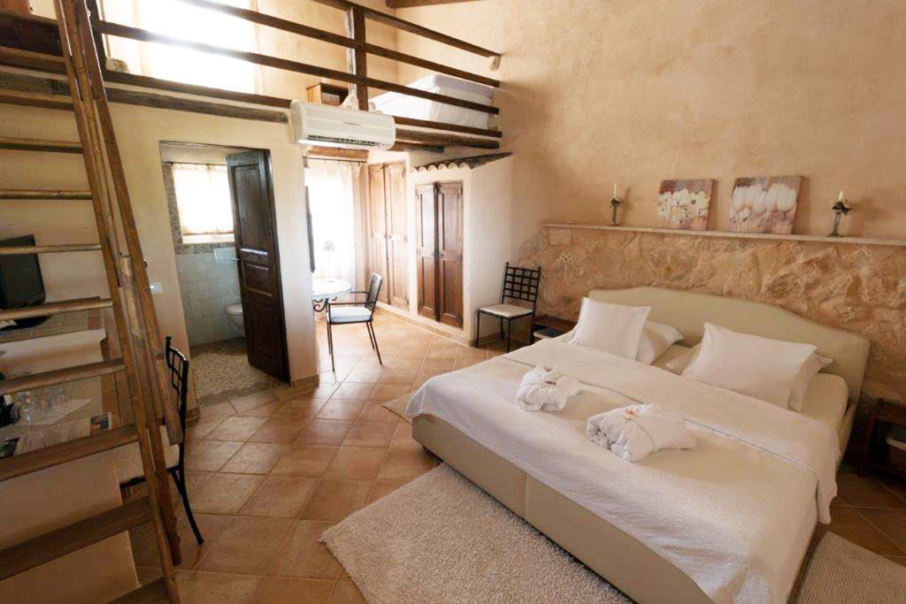 Hacienda d'Armando Bed and Breakfast Fenalitx  Habitación foto