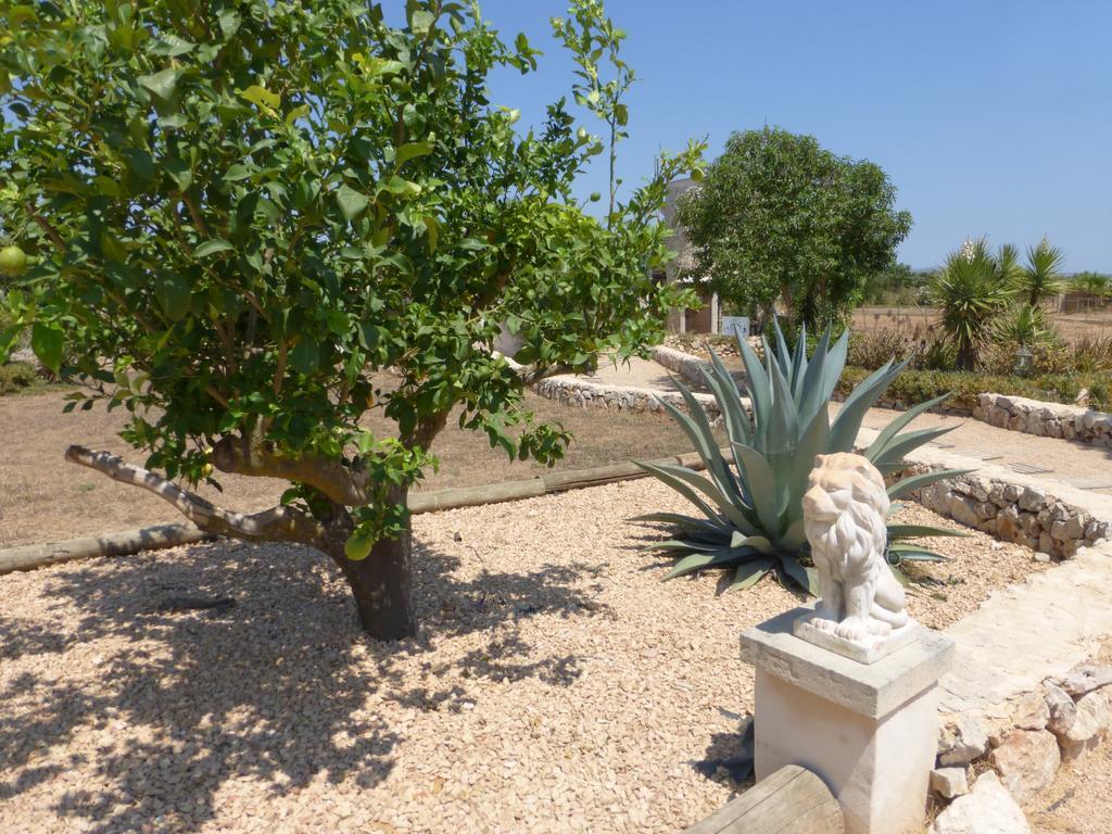 Hacienda d'Armando Bed and Breakfast Fenalitx  Exterior foto